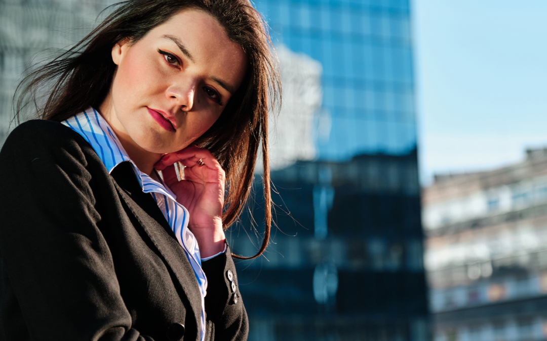 Mulheres ainda ganham 21,3% menos que homens em 2026, aponta estudo